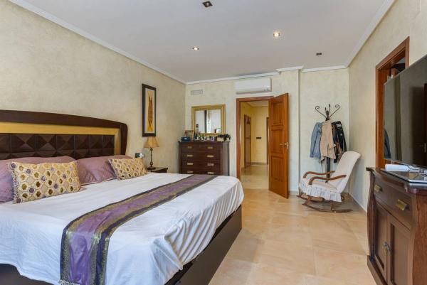 Independent chalet for sale in Calle Chumbera, Los Montesinos
 photo 4