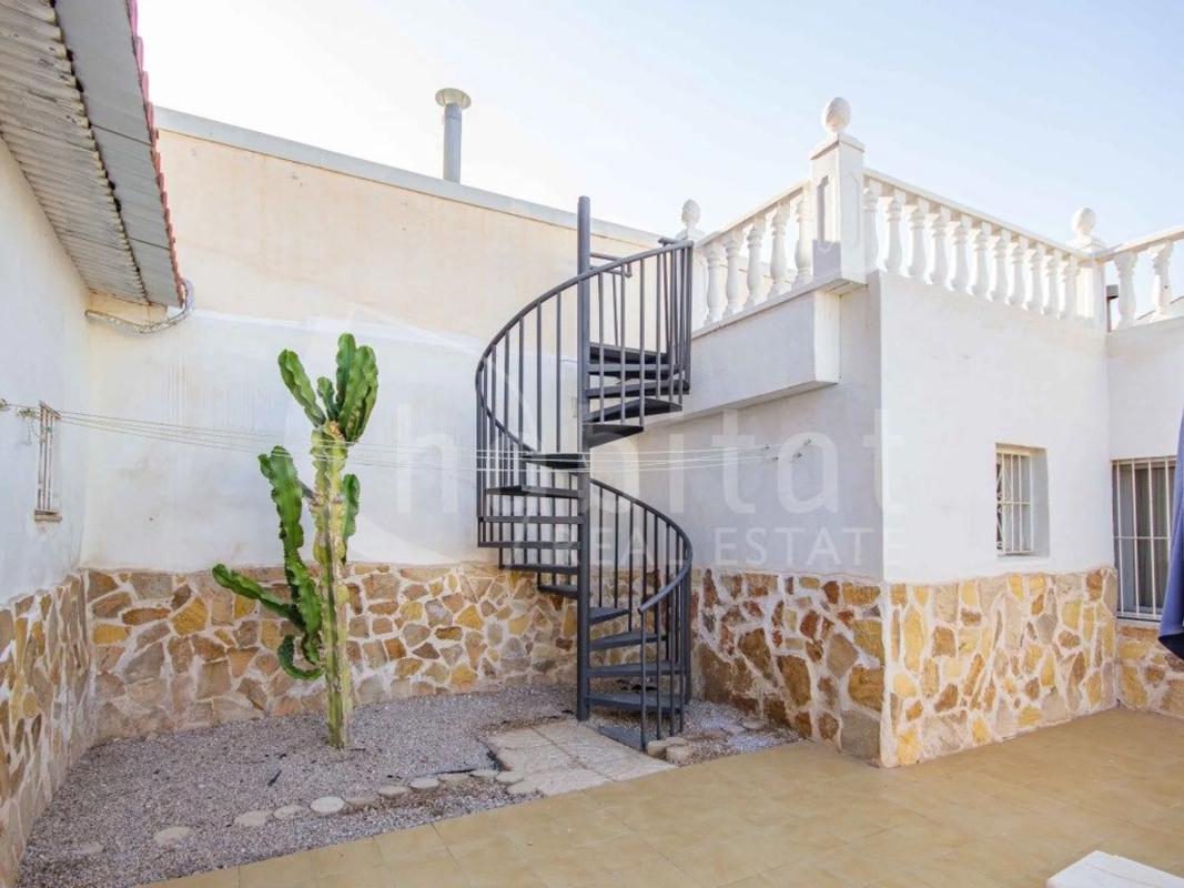 Продажа таунхауса в Calle Capitán Cortés, 12 -20 , Лос-Монтесинос photo 1