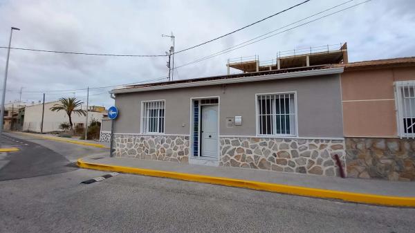 Independent chalet for sale in Los Montesinos, Los Montesinos
photo 1