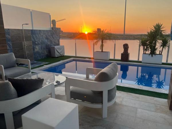 Chalet independiente en venta en Calle Mandarino, 17, Orihuela
photo 1