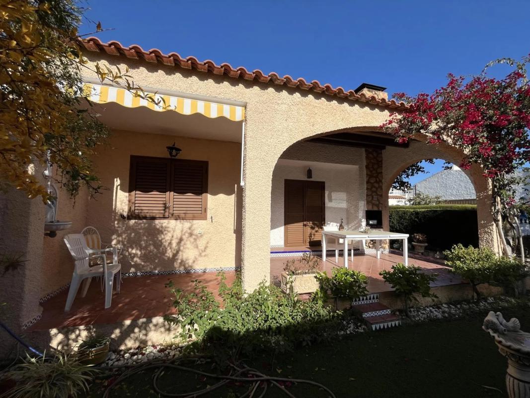 Venta de chalet adosado en Calle López de Ayala , Orihuela photo 1