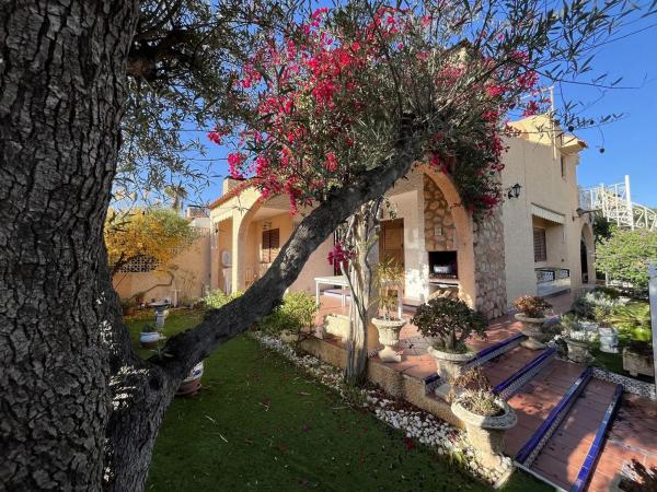 Chalet adosado en venta en  Calle López de Ayala , Orihuela photo 3