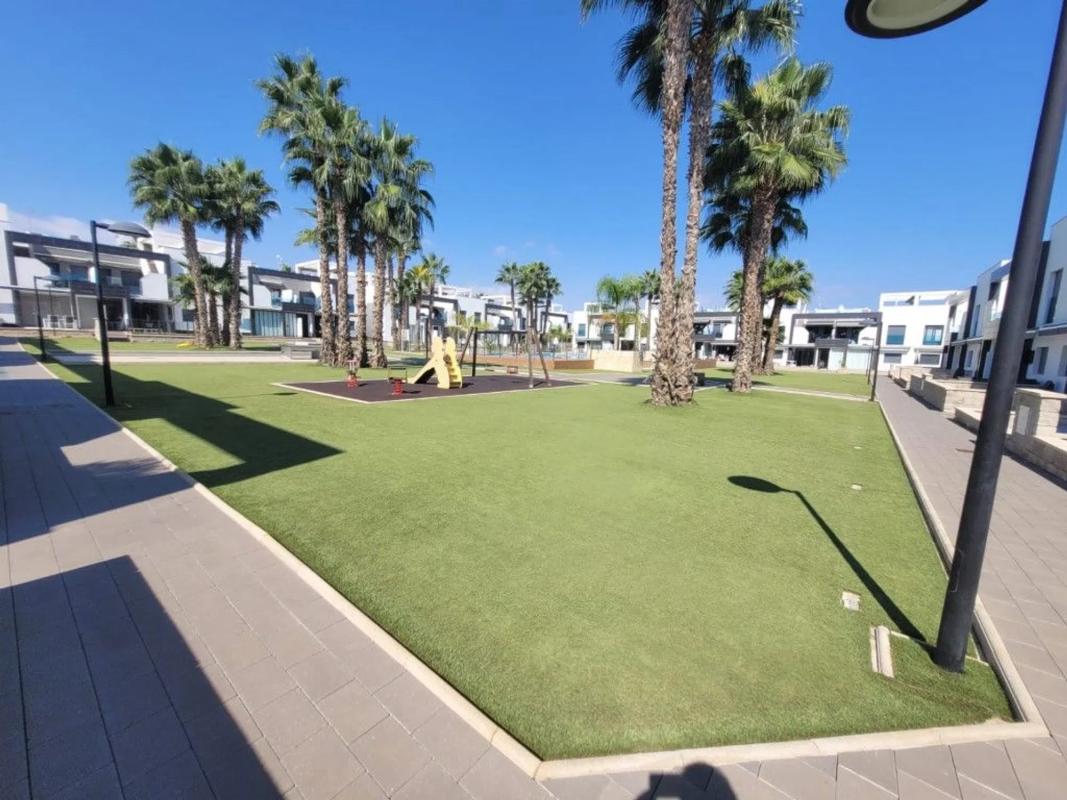 Sale of independent chalet in Calle Jade, Orihuela
photo 1