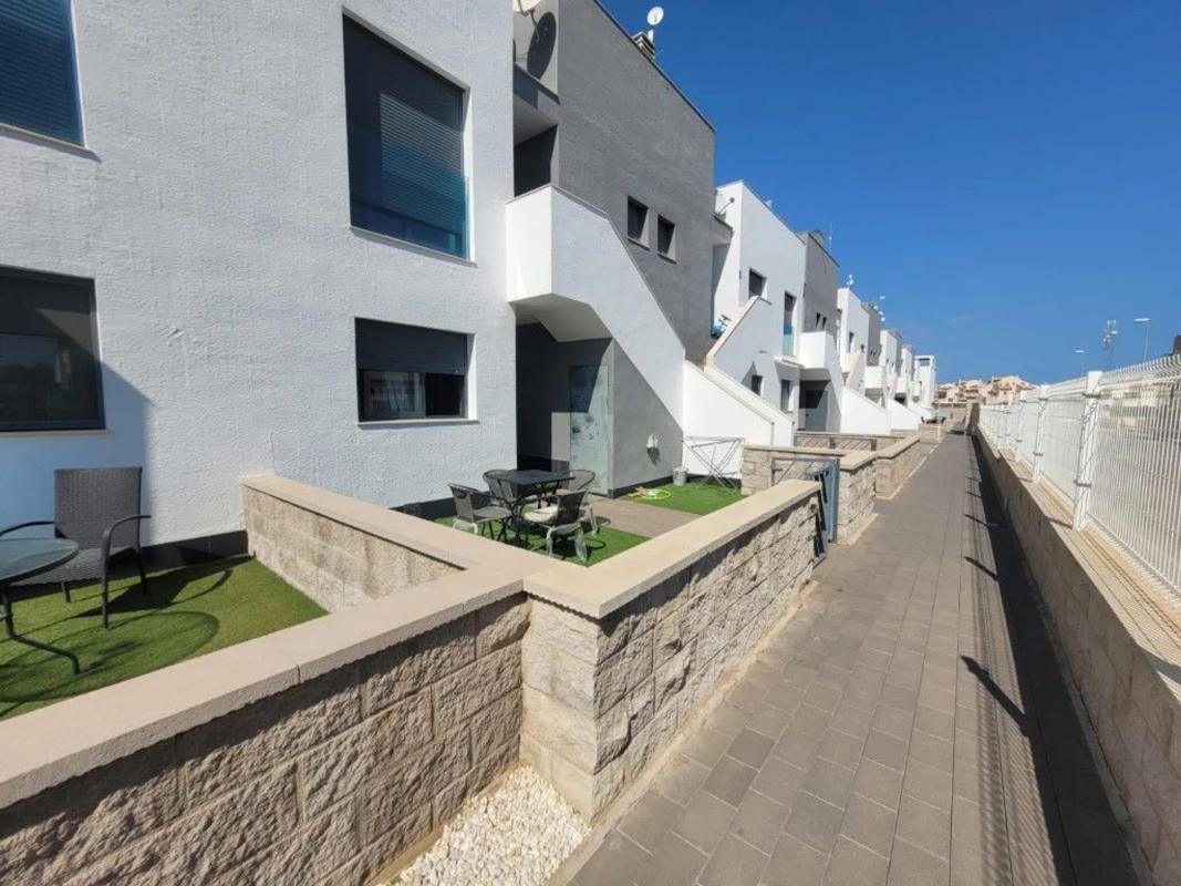 Sale of independent chalet in Calle Jade, Orihuela
photo 2