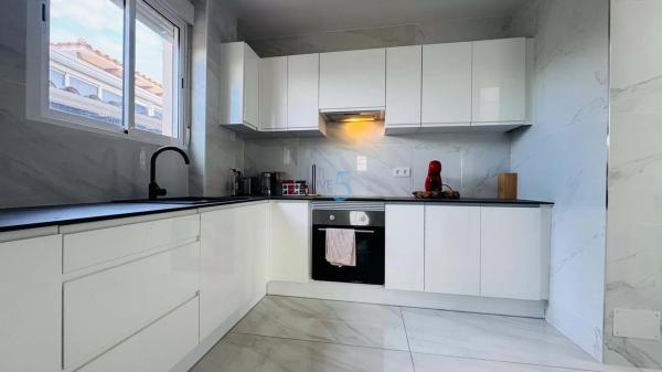 Частный шале на продаже в  Barrio La Zenia, Ориуэла photo 4