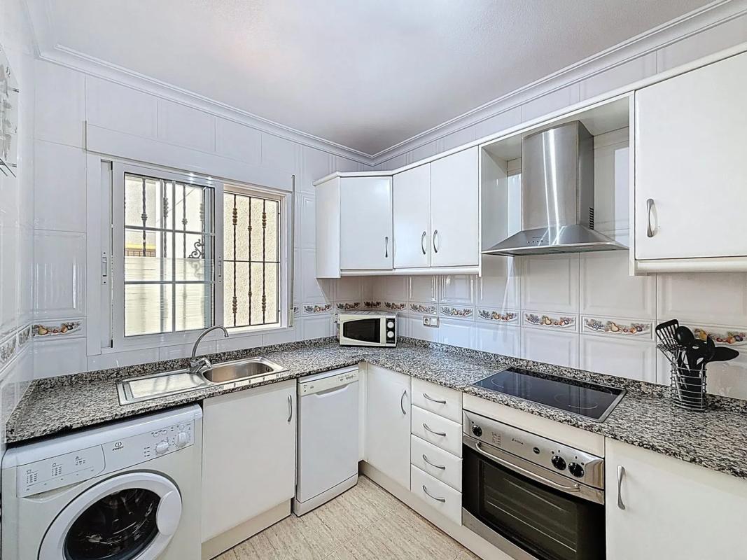 Venta de piso en 46 s/n callebaltico, Orihuela
photo 3