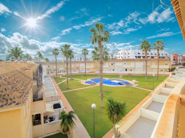 Piso en venta en Urbanizacion Las Lomas del Golf, Orihuela
 photo 1