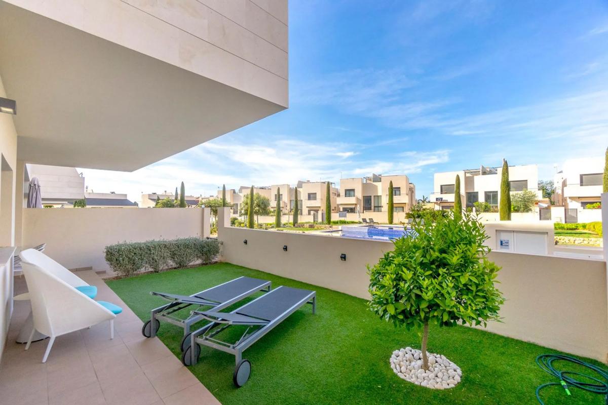 Venta de piso en Calle Alcatraz, 4, Orihuela
 photo 3