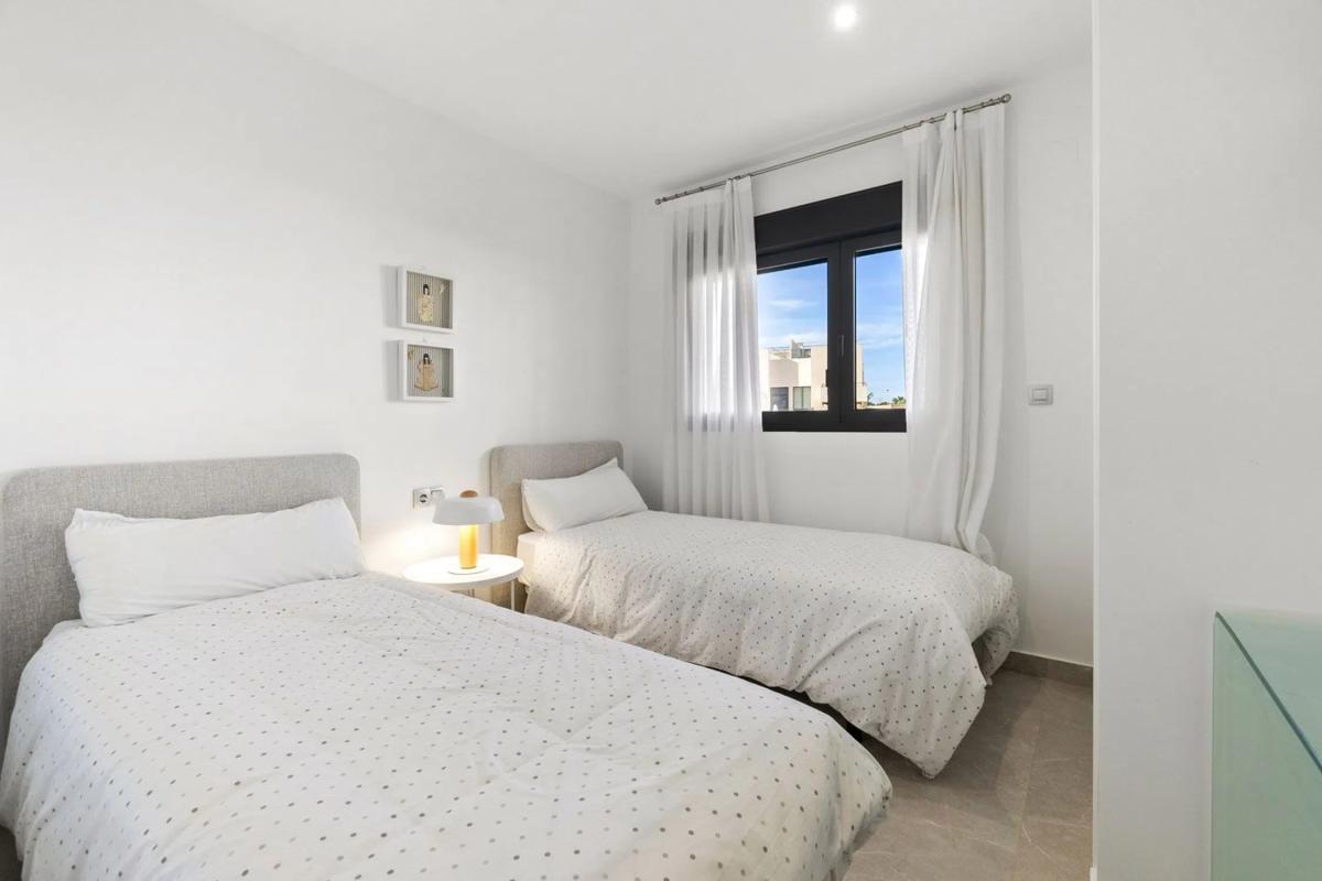 Venta de piso en Calle Alcatraz, 4, Orihuela
 photo 4