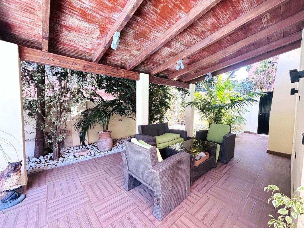 Sale of independent chalet in Barrio Cabopino-Artola, Marbella
photo 5