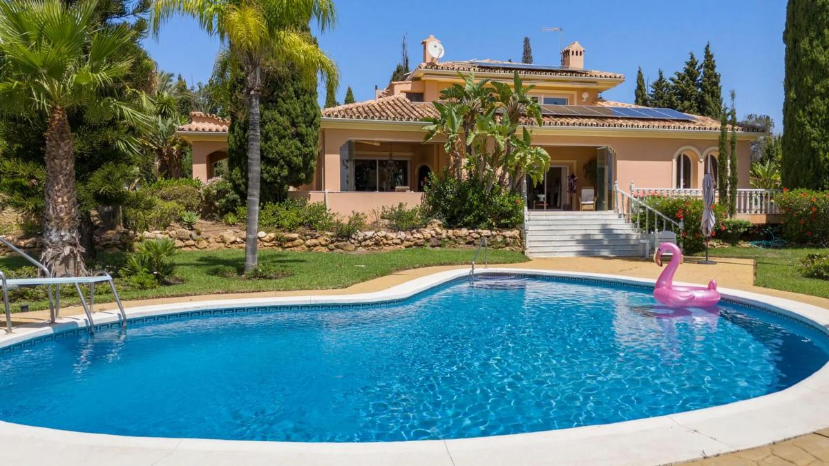 Venta de chalet independiente en Urbanizacion Cumbres de Elviria, Marbella
 photo 4