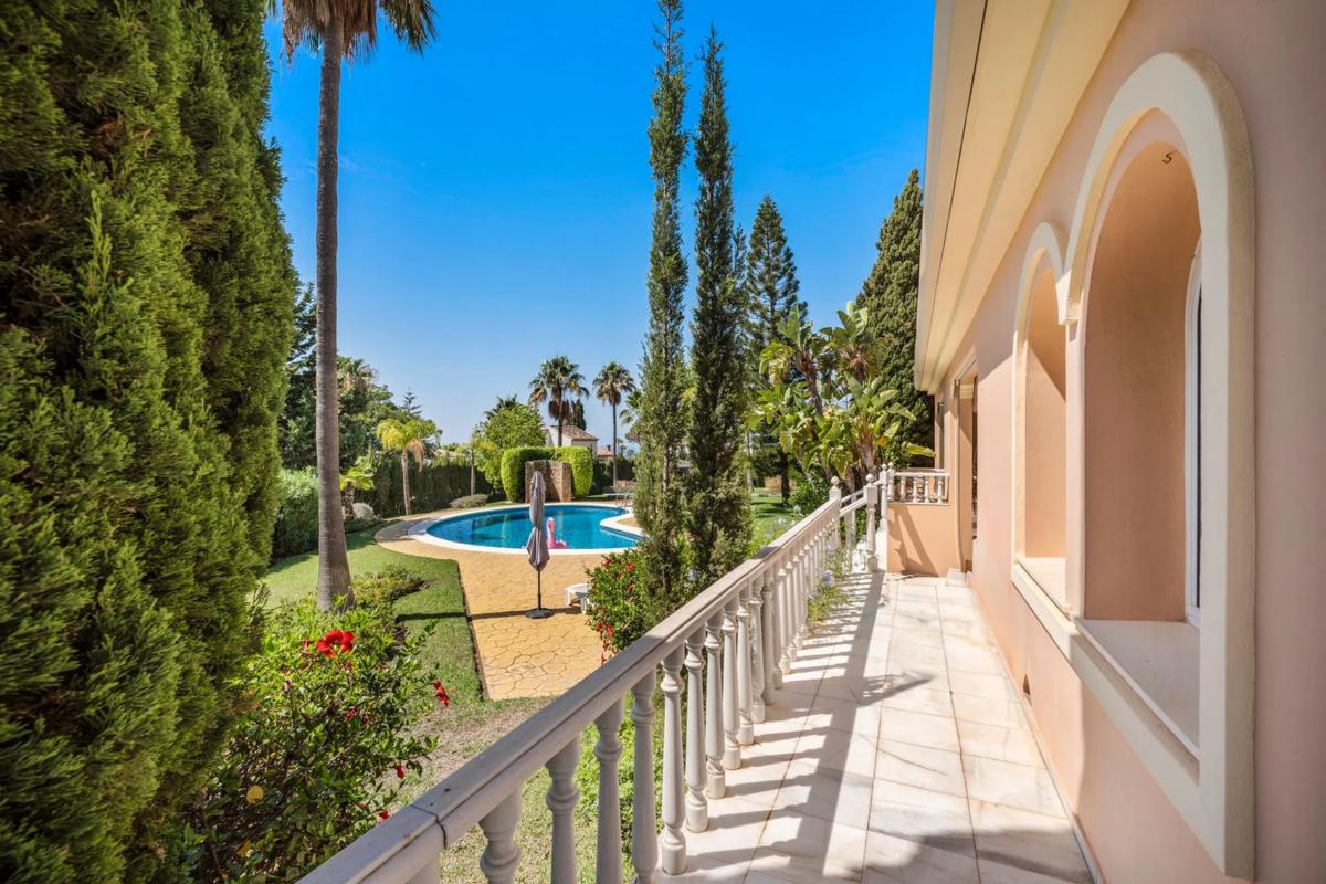 Venta de chalet independiente en Urbanizacion Cumbres de Elviria, Marbella
 photo 5