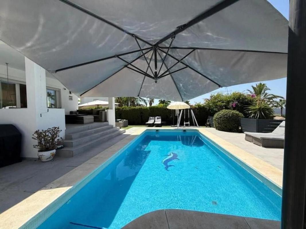 Sale of independent chalet in Avenida Aragon, Marbella
photo 4