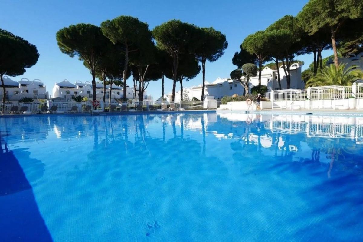Venta de chalet adosado en Barrio Reserva de Marbella , Marbella photo 2