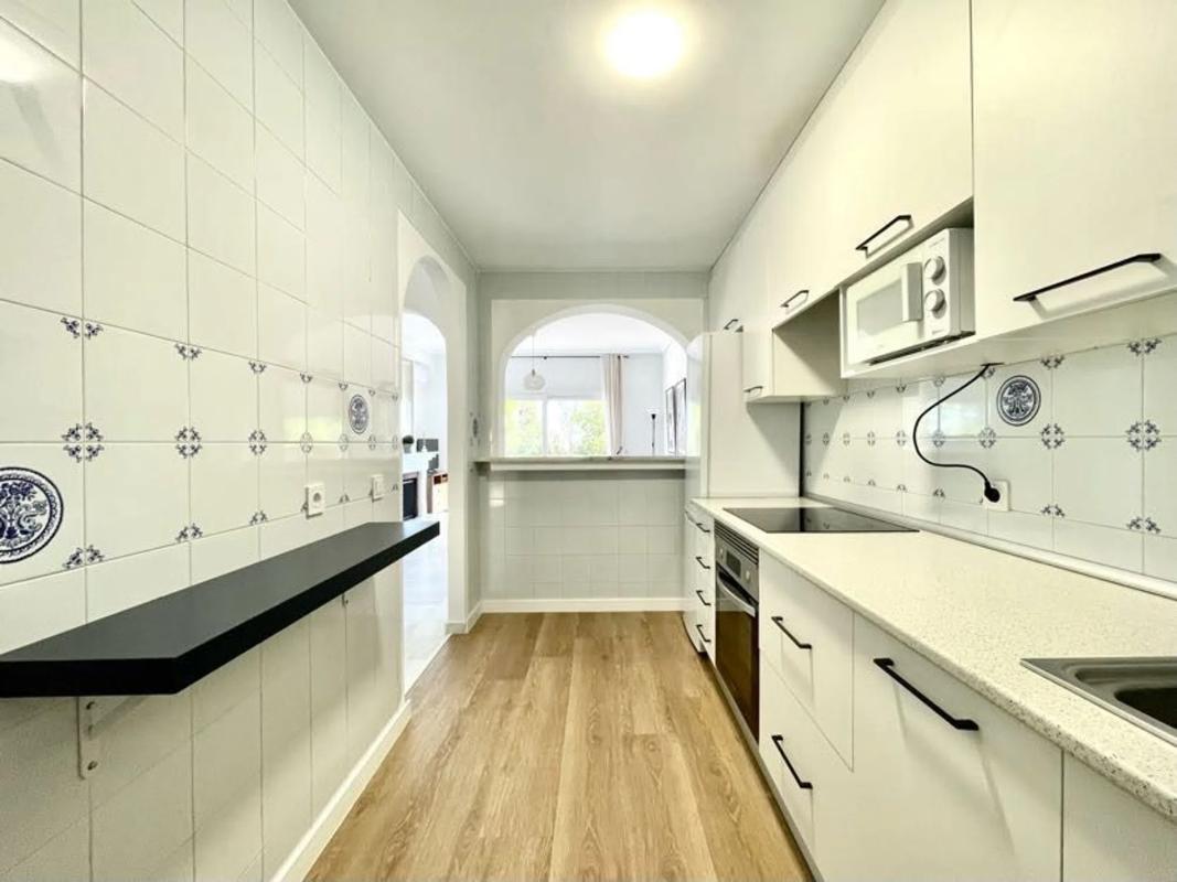 Venta de chalet adosado en  Avenida Benajarafe , Marbella photo 5