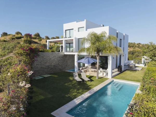 Chalet wolnostojący na sprzedaż w Avenida de los Acebos, 4, Marbella photo 1