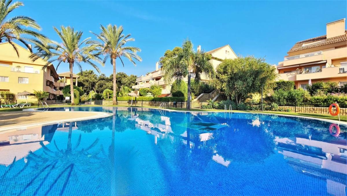 Venta de piso en Urbanizacion Elviria Sur, Marbella
photo 3