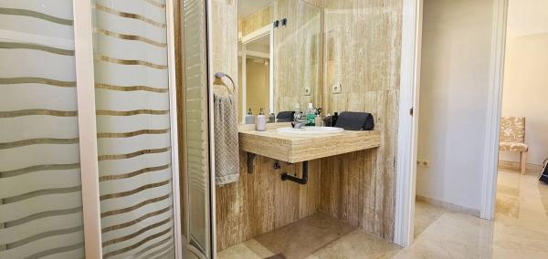 Квартира на продажу на  Urbanizacion Elviria Sur, Марбелла photo 4