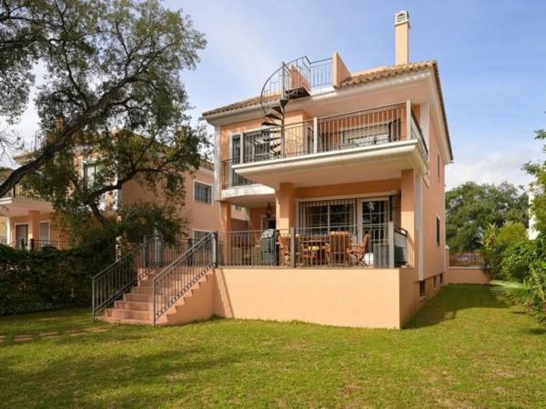Independent chalet for sale in Paseo de Argentina, Marbella
thumbnail 1
