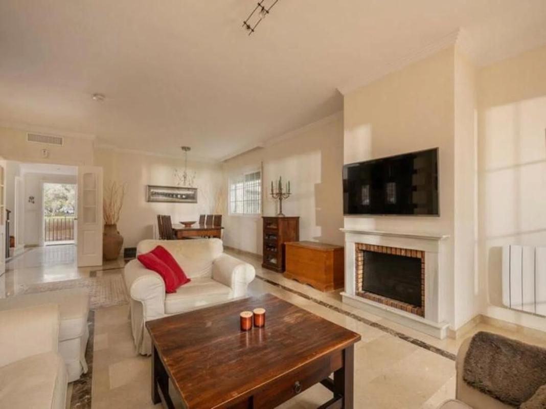 Sale of independent chalet in Paseo de Argentina, Marbella
photo 4