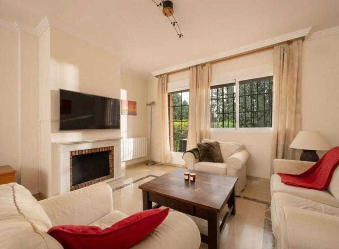Sale of independent chalet in Paseo de Argentina, Marbella
photo 5