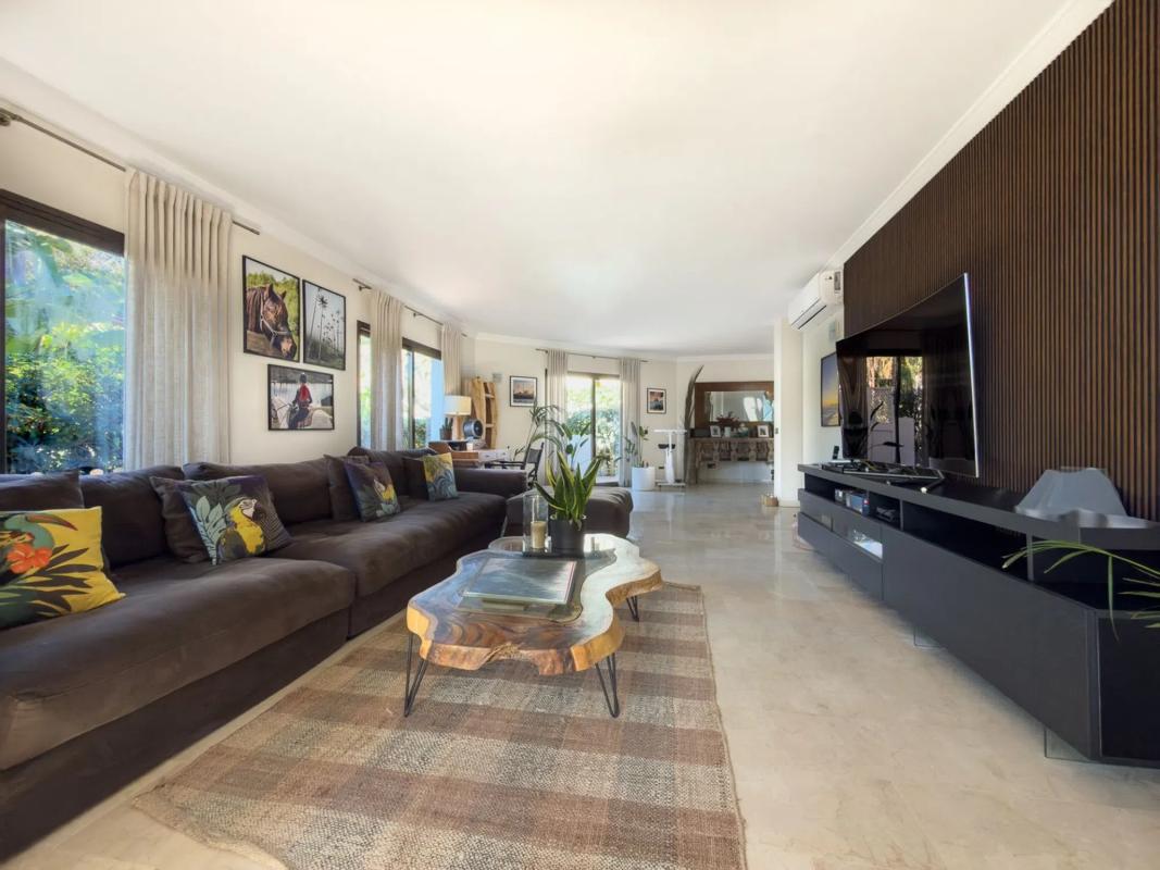 Продажа квартиры на Avenida de Mencey, Марбелла
photo 2