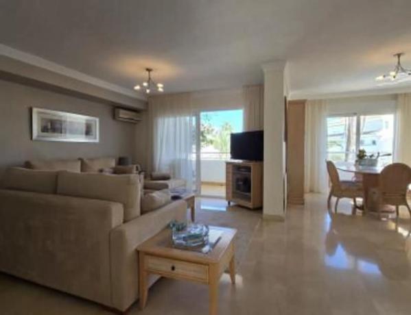 Duplex en venta en Cuesta Correa, Marbella photo 2