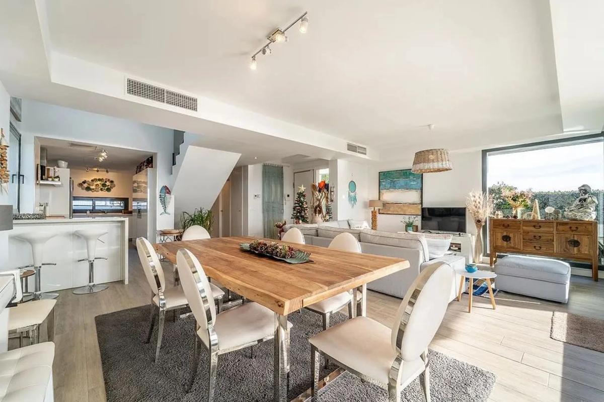 Sale of independent chalet in Avenida de los Acebos, Marbella
photo 2