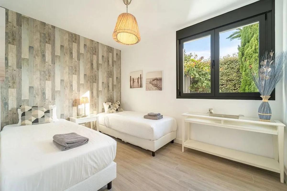 Sale of independent chalet in Avenida de los Acebos, Marbella
photo 4