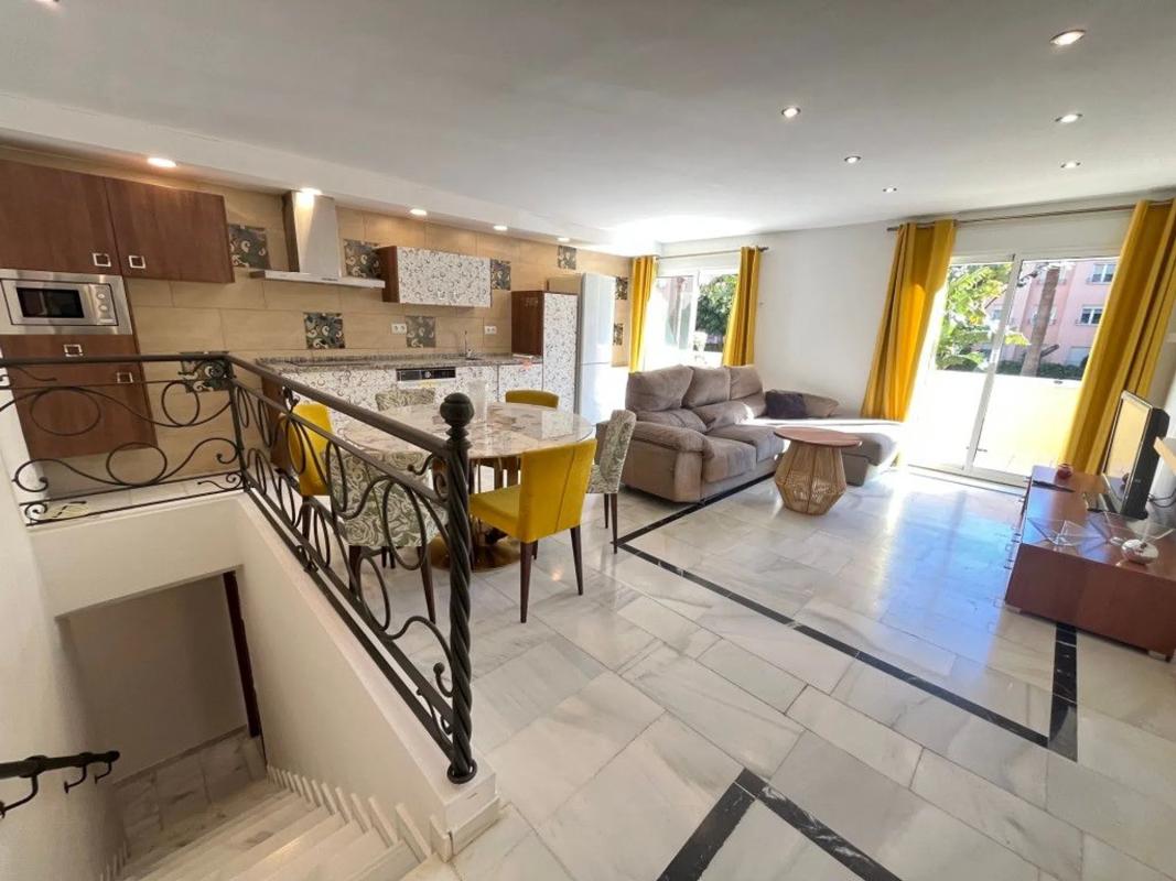 Venta de duplex en Calle del Faísán s/n, Marbella photo 2