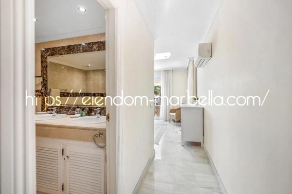 Квартира на продажу на  Barrio Romana Playa, Марбелла photo 4