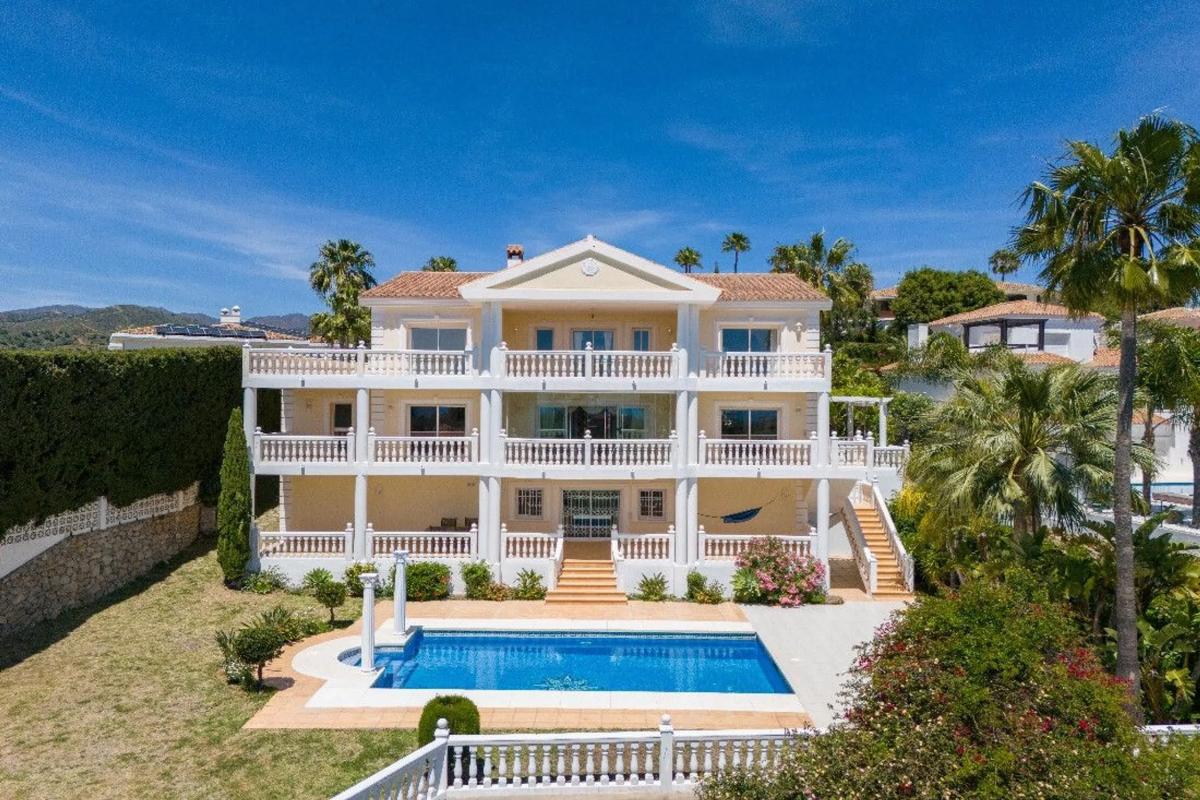 Sprzedaż niezależnego domku jednorodzinnego w  Barrio Elviria, Marbella photo 5