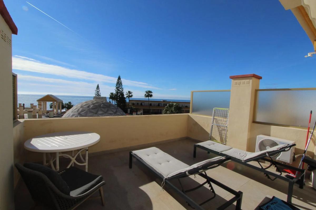 Venta de ático en  AV JARDINES LAS GOLONDRINAS, 8, Marbella photo 2
