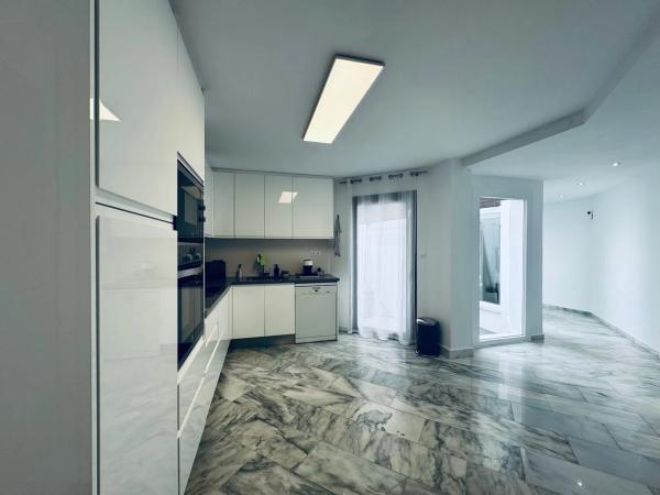 Duplex for sale on Calle Urbanizacion Real de Zaragoza, 13, Marbella thumbnail 1