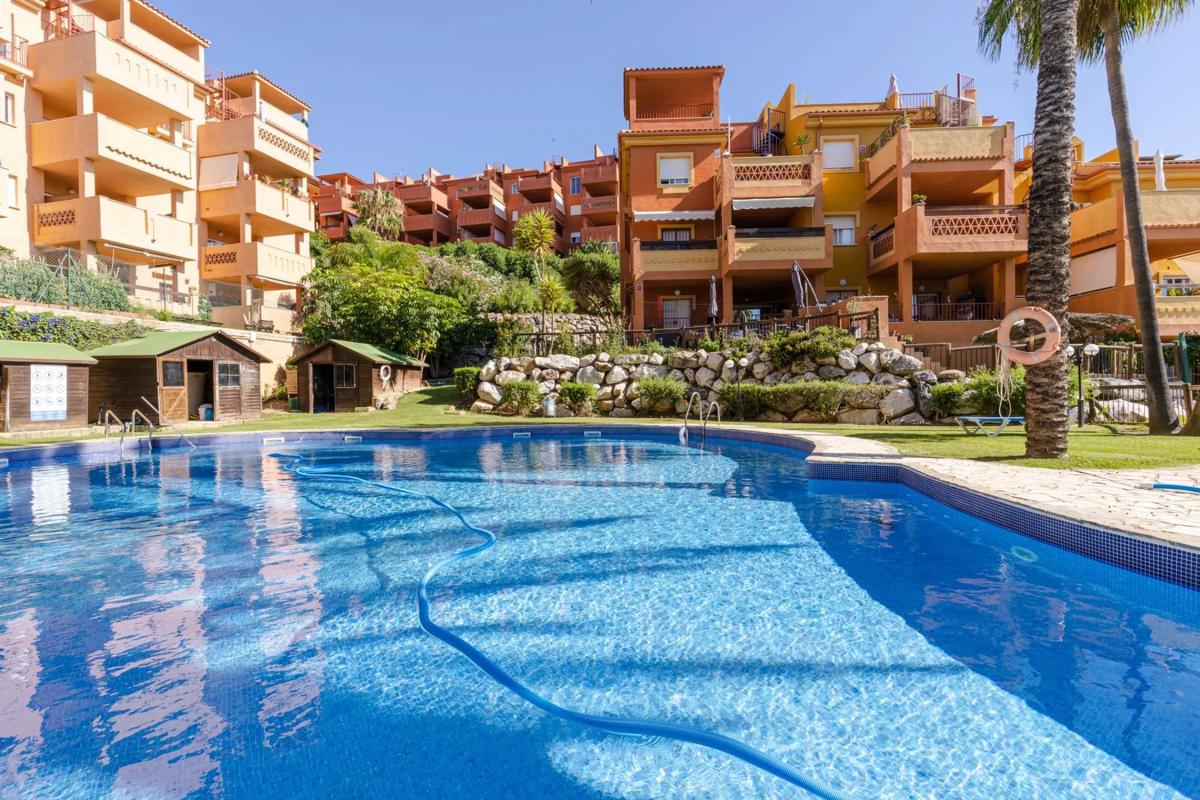 Venta de ático en  Avenida la Reserva de Marbella s/n, Marbella photo 2