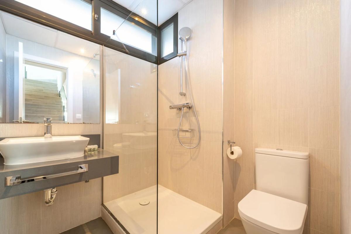 Sprzedaż niezależnego domku jednorodzinnego w  Barrio Cabopino-Artola, Marbella photo 2