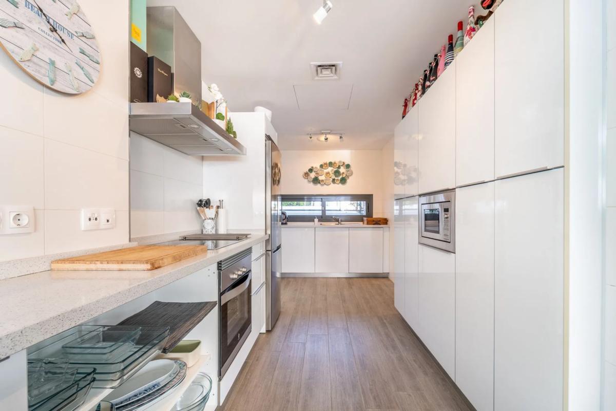 Sprzedaż niezależnego domku jednorodzinnego w  Barrio Cabopino-Artola, Marbella photo 4