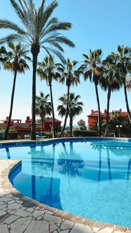 Piso en venta en Avenida Aljaima, Marbella
photo 1