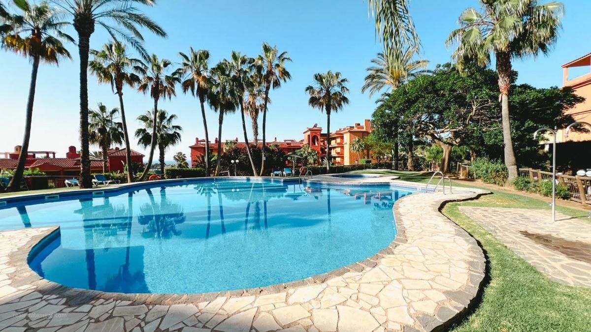 Sale of apartment in Avenida Aljaima, Marbella
 photo 3