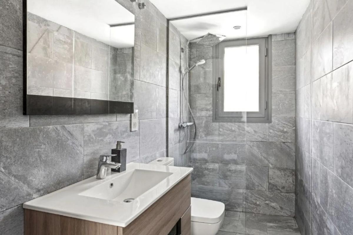 Sale of independent chalet in Calle Magnolia s/n, Marbella
photo 1