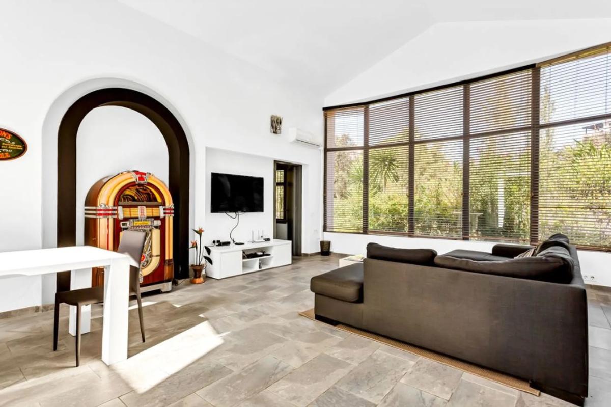Sale of independent chalet in Calle Magnolia s/n, Marbella
photo 4