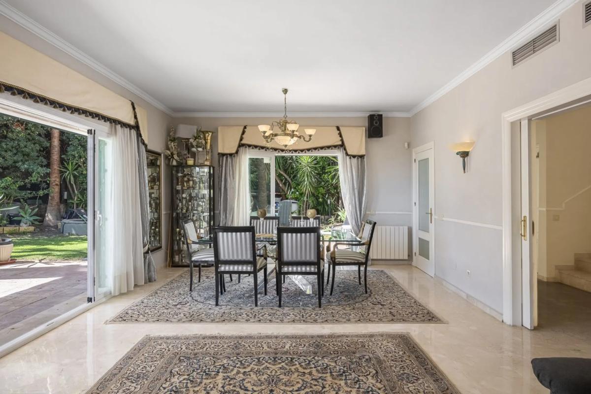 Sprzedaż niezależnego domku jednorodzinnego w Barrio Santa María, Marbella photo 4