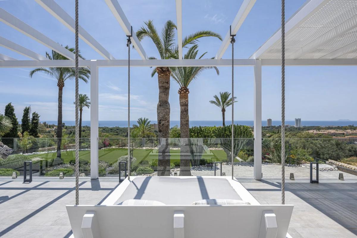 Sprzedaż niezależnego domku jednorodzinnego w Barrio Santa María, Marbella photo 2