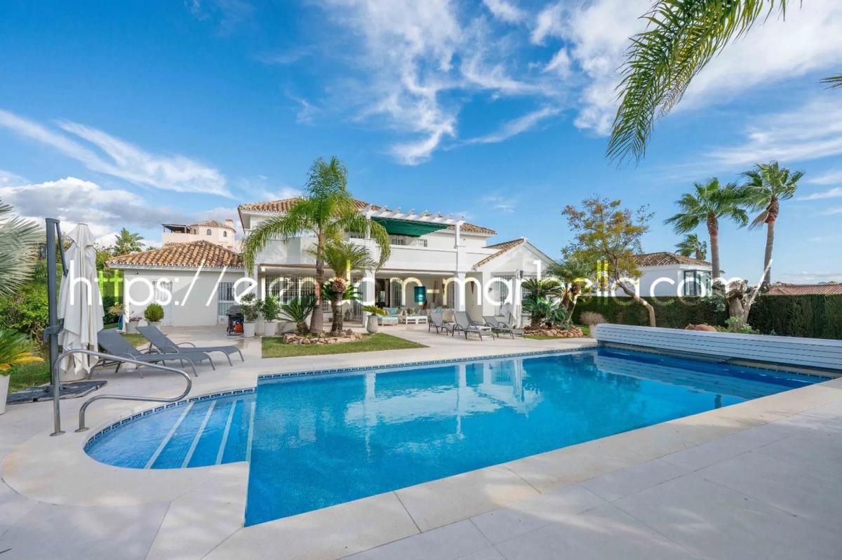 Sprzedaż niezależnego domku jednorodzinnego w Barrio Santa María, Marbella photo 1