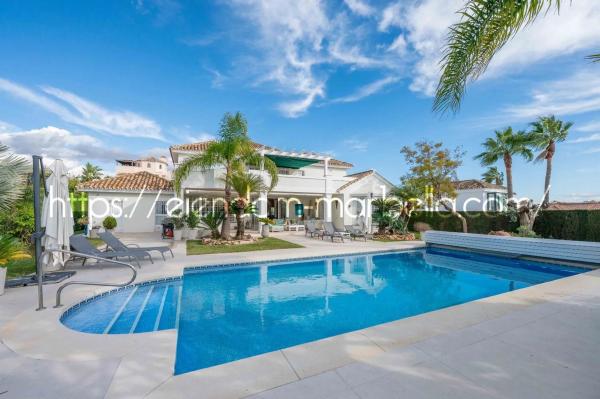 Independent chalet for sale in Barrio Santa María, Marbella
photo 1