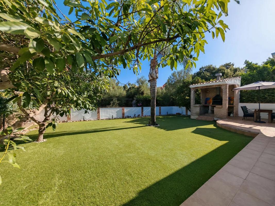 Sale of independent chalet in Avenida 3, Marbella
 photo 2