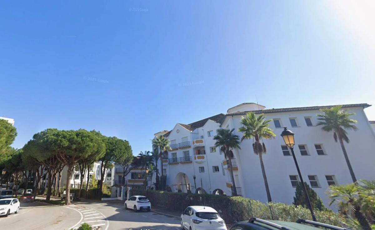 Sprzedaż szeregowego domku w Calle Andrés Segovia s/n , Marbella photo 1