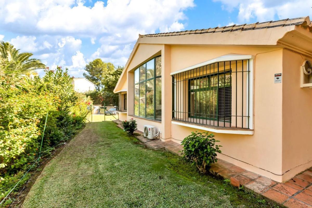 Продажа отдельного шале в Avenida Santa Maria, 7, Марбелла photo 3