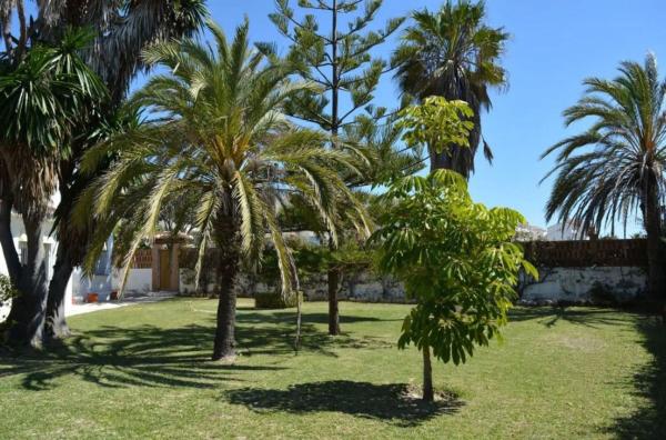 Independent chalet for sale in Avenida las golondrinas, Marbella
thumbnail 1