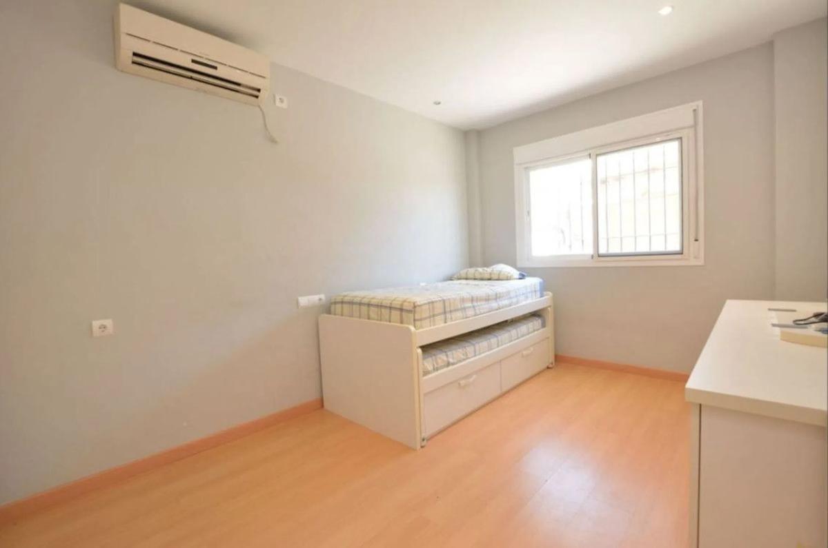Venta de chalet independiente en Avenida las golondrinas, Marbella
 photo 5
